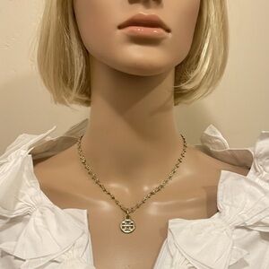 NEW💞Pendant with Tory Burch Round Logo charm/medallion